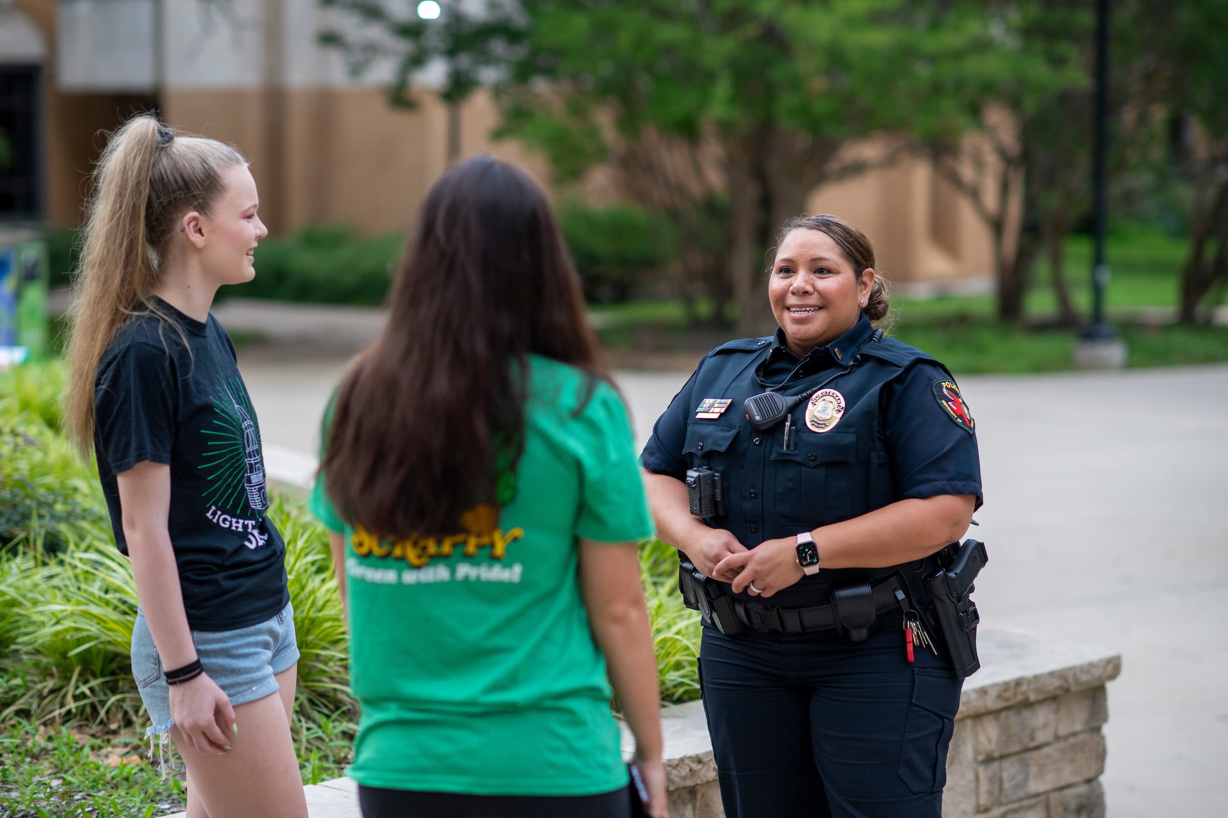 CJUS alumna Chief Washington talking to students